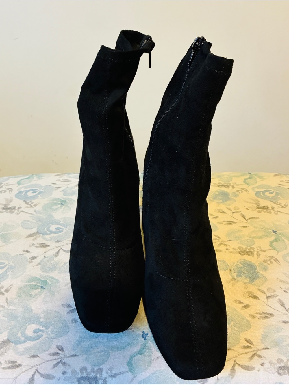 Forever 21 Black Faux Suede Ankle Booties with Block Heel